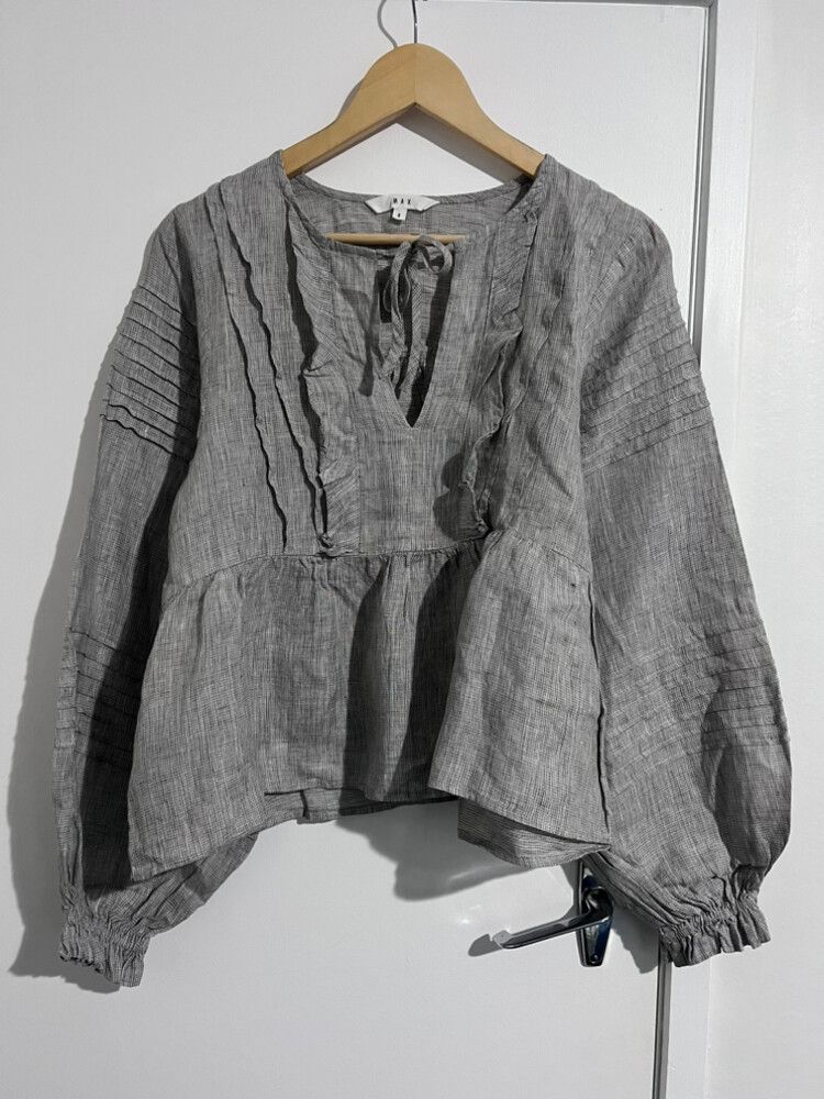 Max Grey Long Sleeve Top Size 8