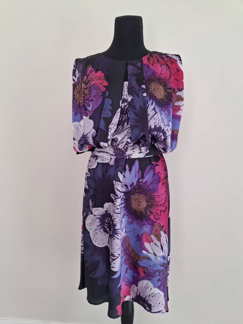 Charlie Brown - Cocktail dress on Designer Wardrobe Charlie Brown - Cocktail dress on Designer Wardrobe