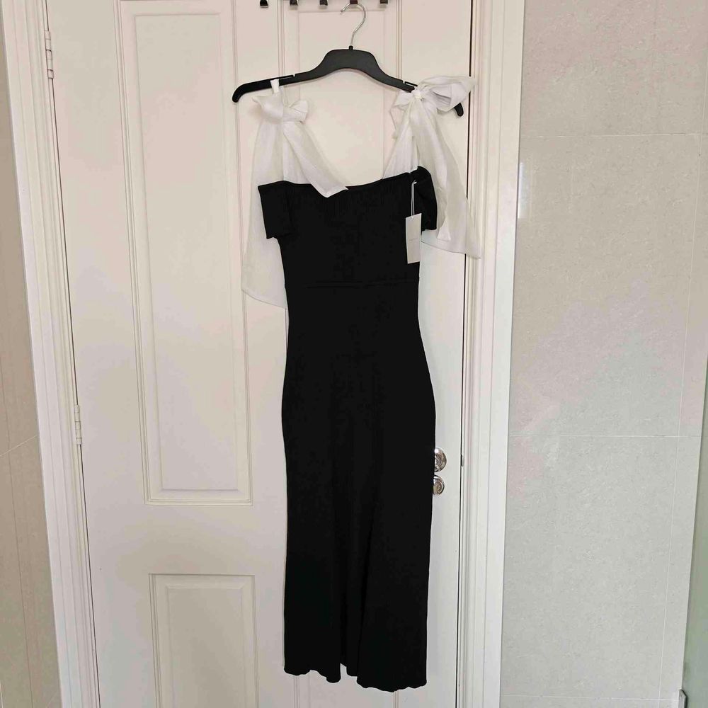 BNWT Black knitted Midi Dress With White Bows