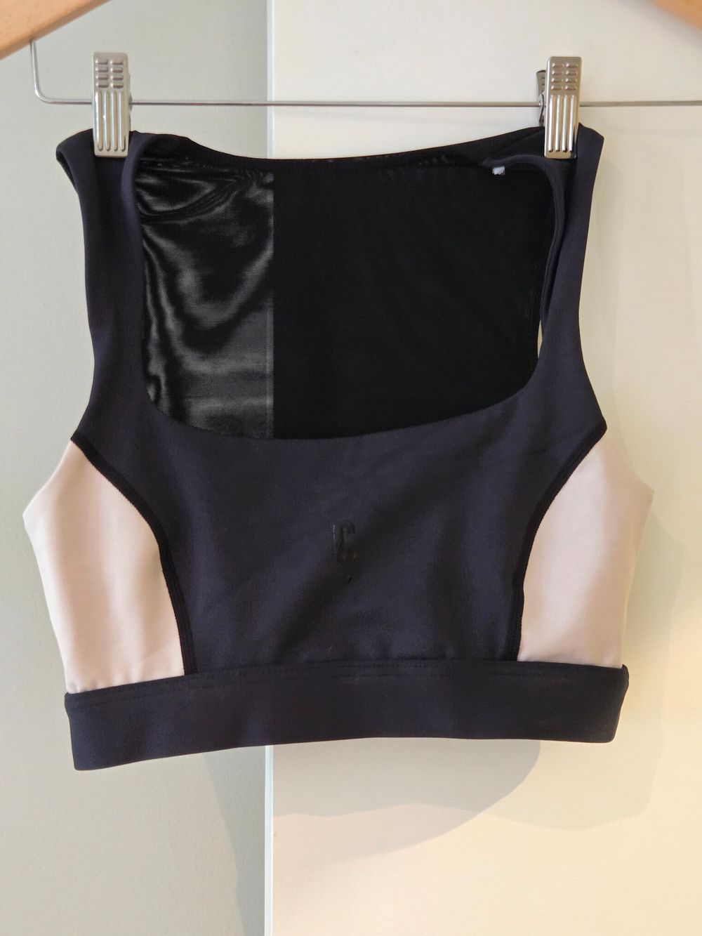 CLIQUE Sports Bra / Crop – Size NZ 6 / XS – Never Worn