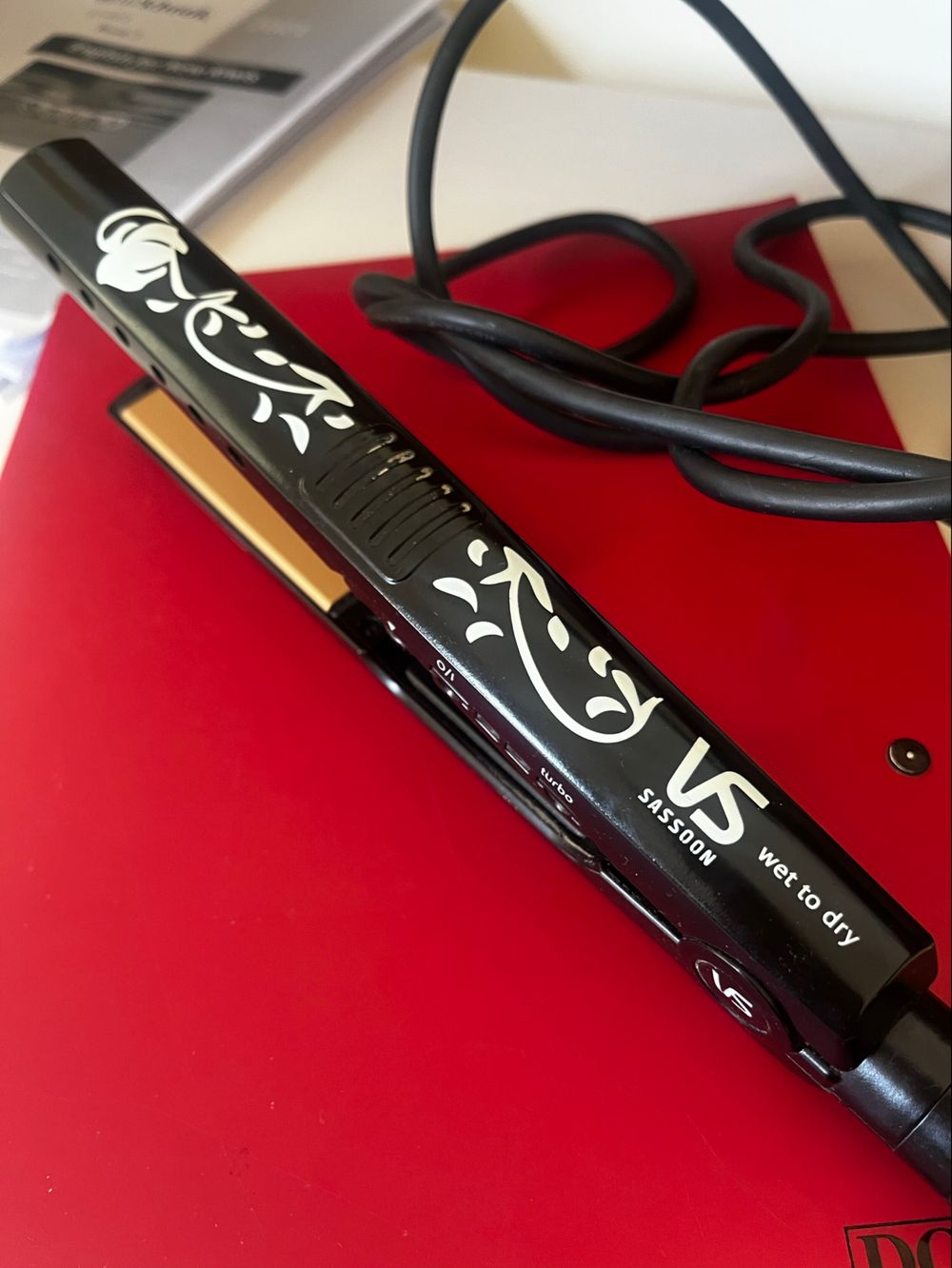 VS Sassoon Nano Straightener