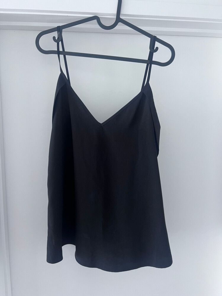 Moochi black key cami