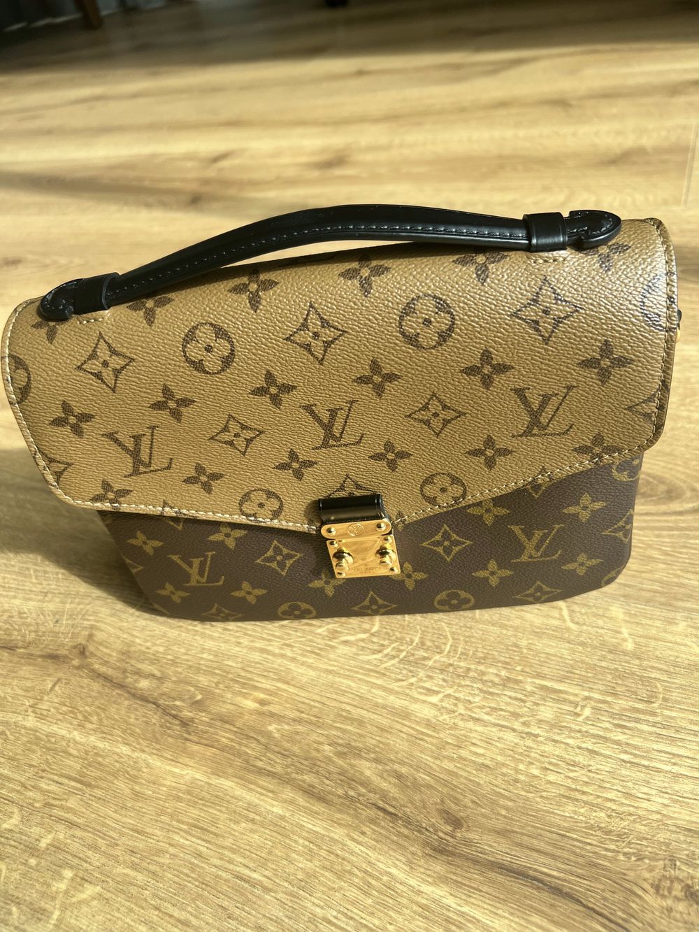 Louis Vuitton reverse pochette metis crossbody Bag