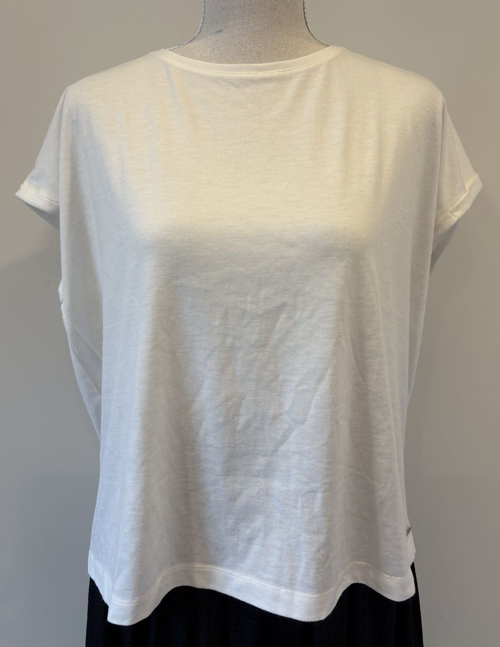aim'n White Soft Basic Roll Sleeve Top