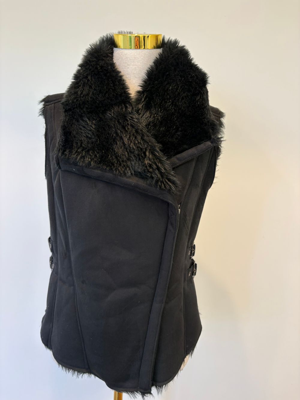 Decjuba Vest