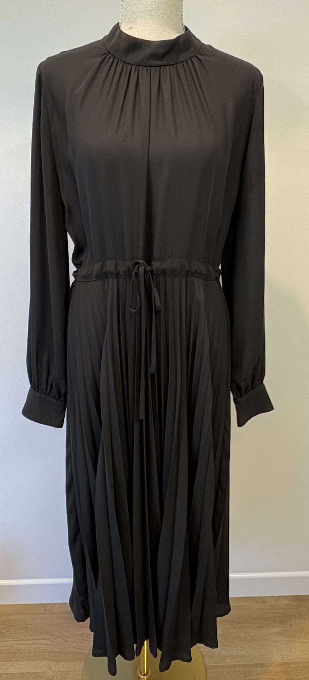 Juliette Hogan Pleat Dress - 8