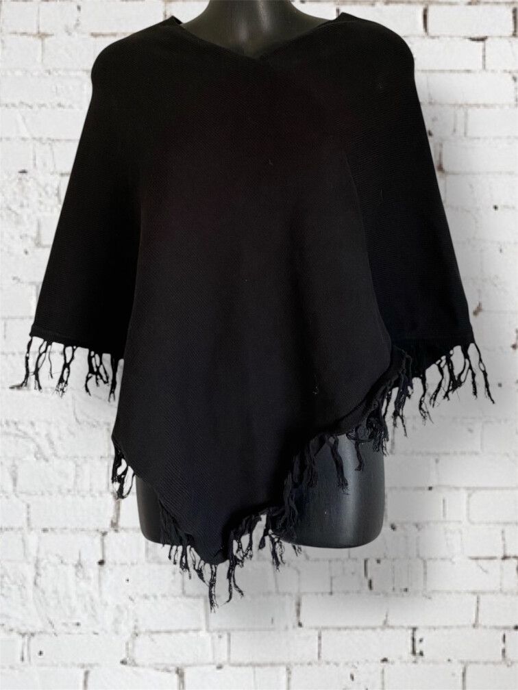 Suzanne Grae Knitwear Poncho one size