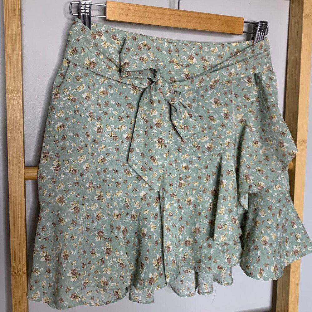 Mooloola Size 10 Green Floral Ruffle Mini Skirt Tie Front A-line Summer Cottage