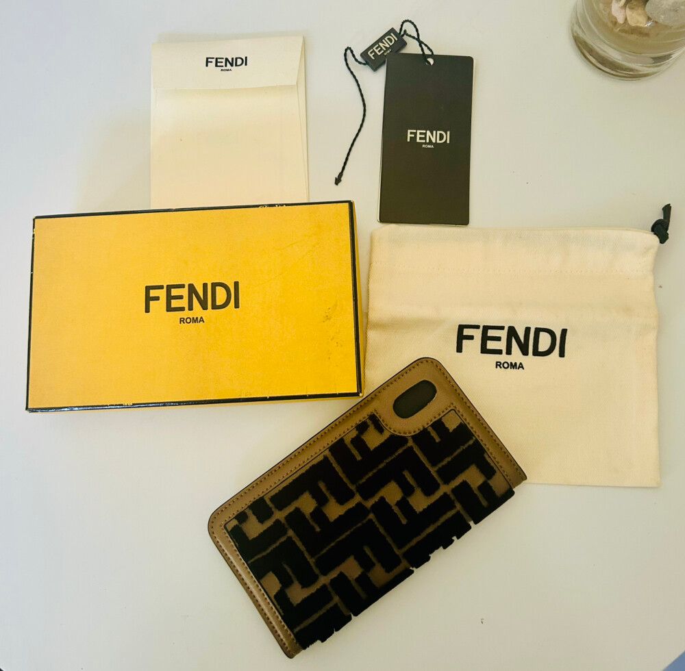 FENDI iPHONE X Flip Cover/Wallet Leather/Velvet F Logo