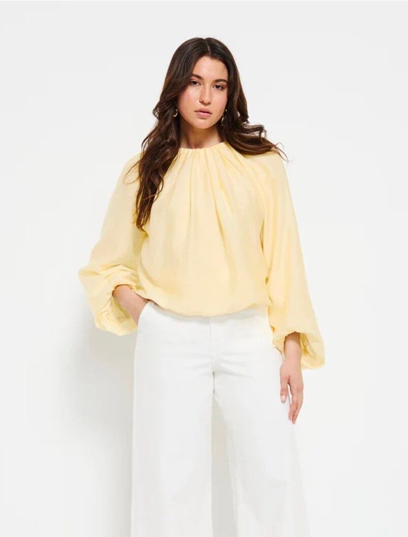 Commonry pale yellow blouse