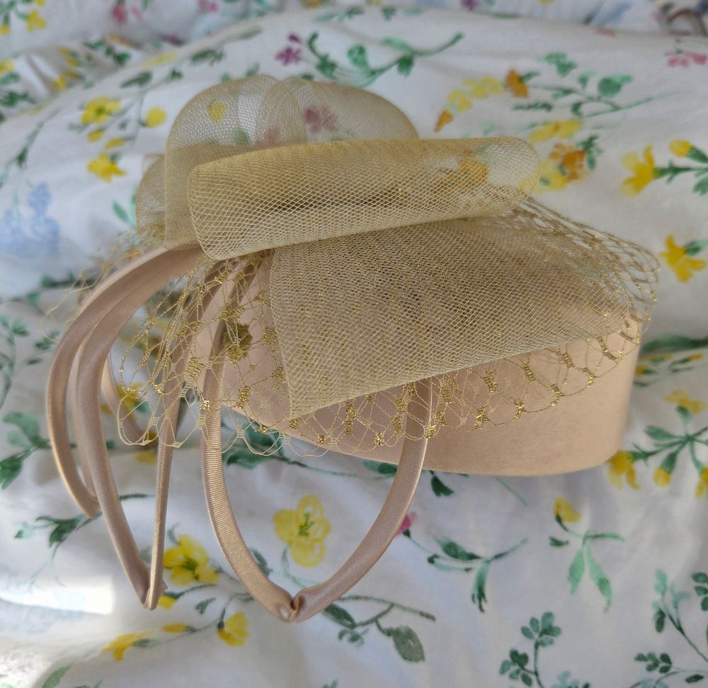 VINTAGE Pillbox by Cupids Millinery - Gold / Champagne / Beige Fascinator