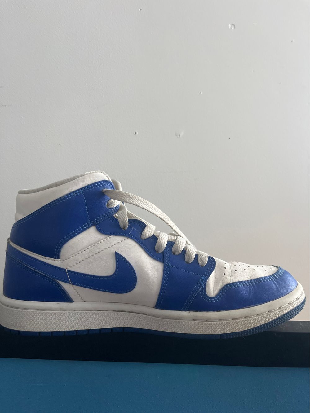 Nike Air Jordan Mid Kentucky Blue