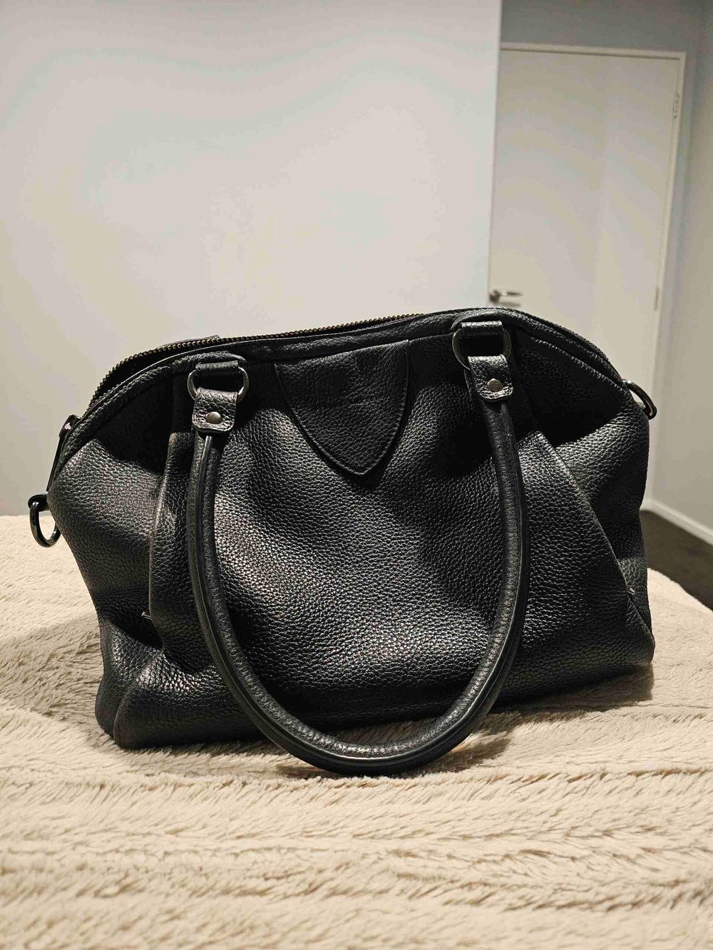 Status Anxiety "Force of Being" Bag – Black
