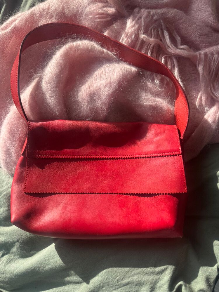 Genuine leather shoulder bag