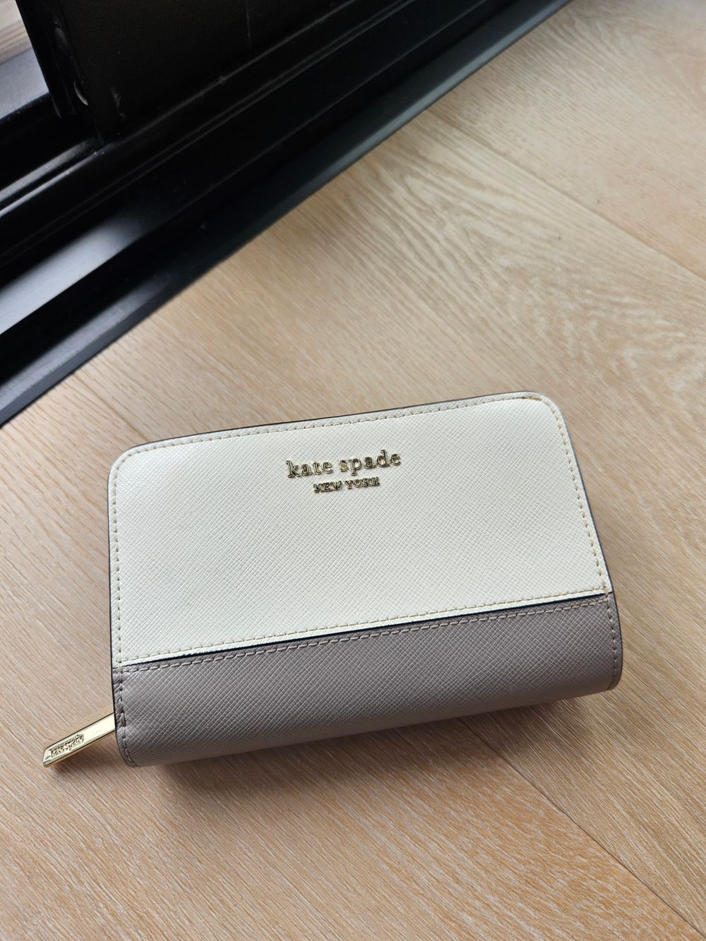 Kate Spade White and Grey Leather Wallet
