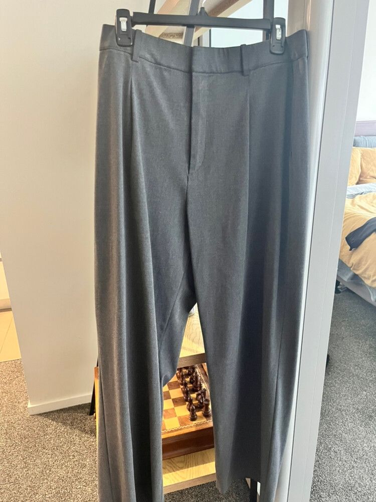 uniqlo - Uniqlo Grey dress Pants on Designer Wardrobe uniqlo - Uniqlo Grey dress Pants on Designer Wardrobe
