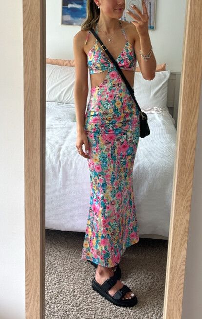 black midi dress with open back Black Off Shoulder Long Sleeve Scrunch Butt Open Back Midi Dress Small