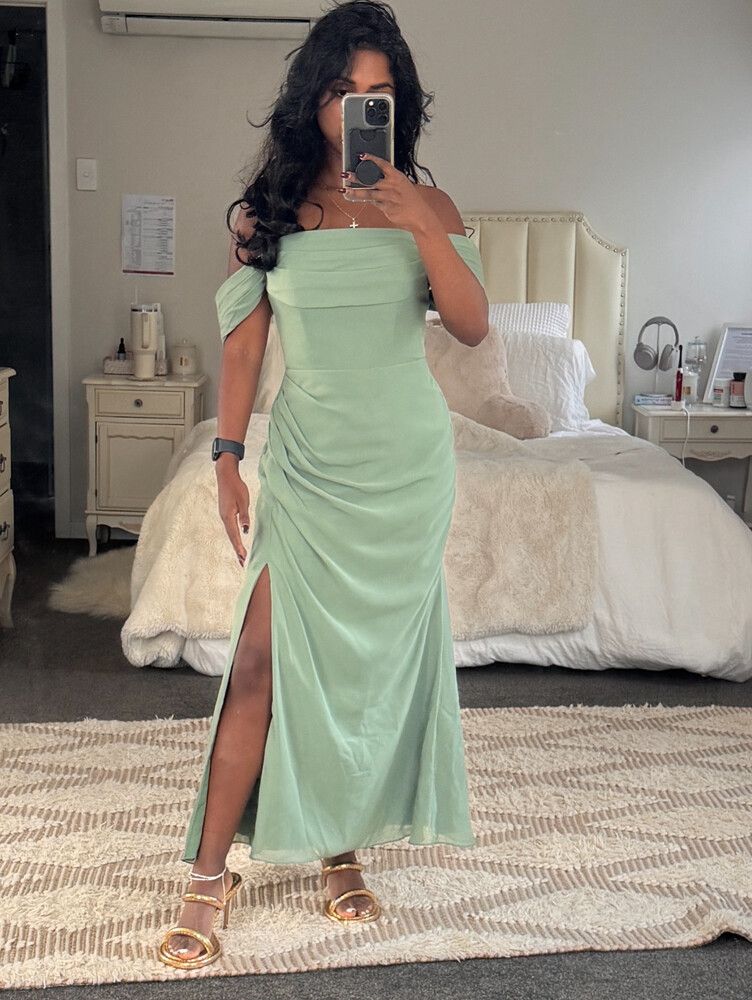 Custom tailored Green Off Shoulder Maxi Dress Size 8 (True Size) RRP400