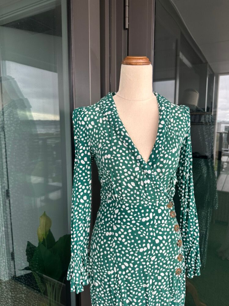 Seven Wonders - Seven wonders - Low Cut Button Up Midi Dress on Designer  Wardrobe