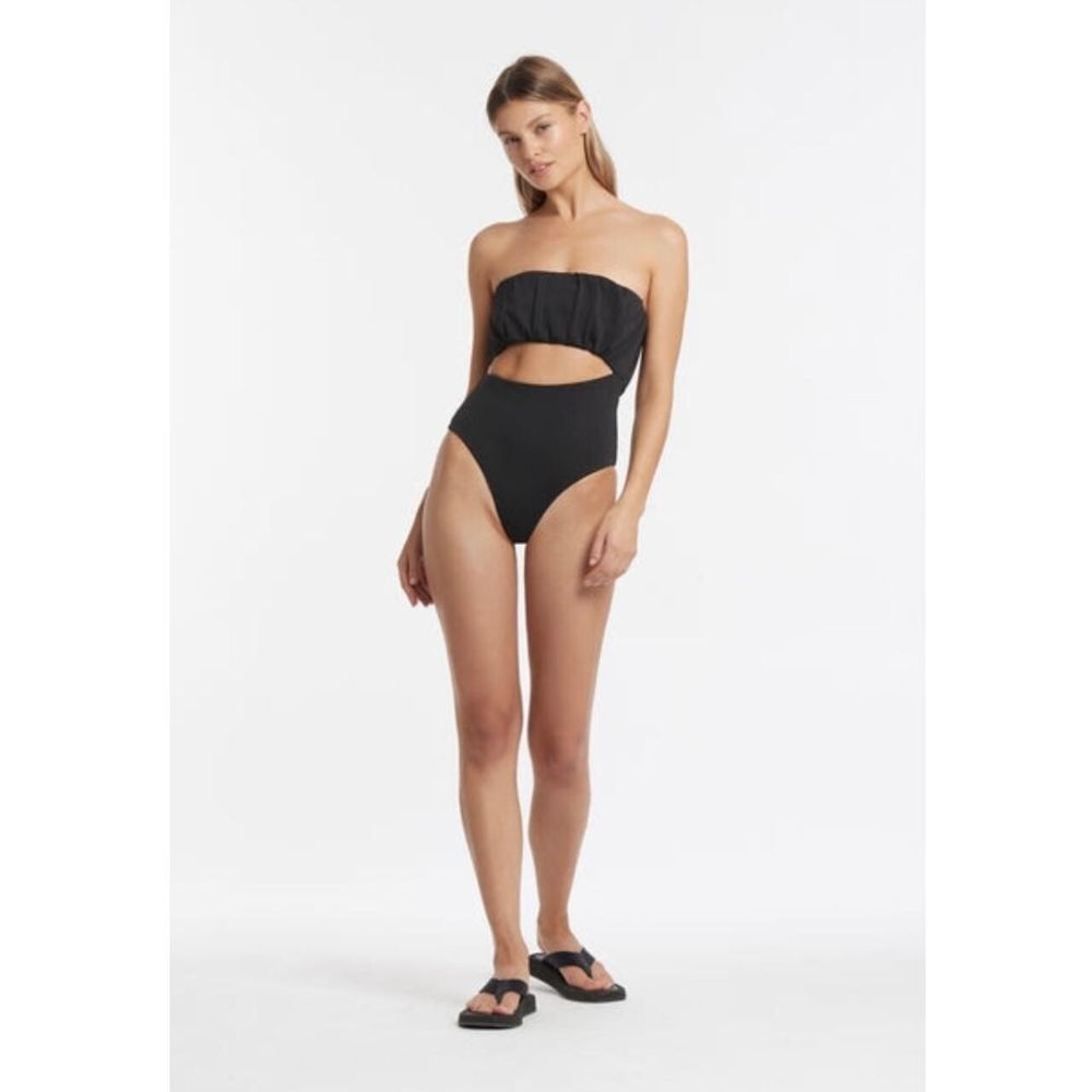 SIR HENDRY CUT OUT ONE PIECE