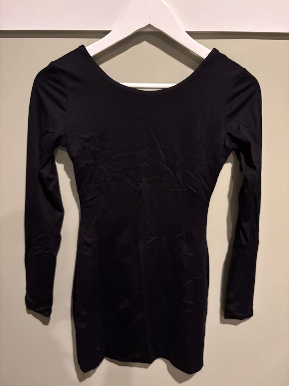 Glassons backless long sleeved dress