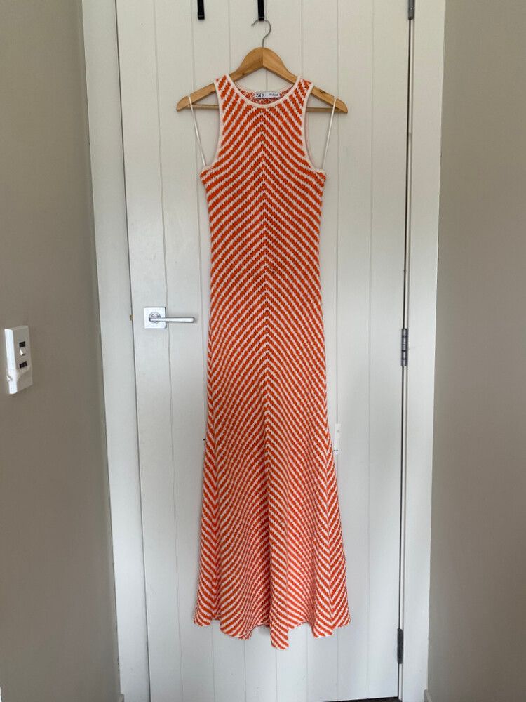 Zara - Flattering Zara Knit Herringbone Maxi Dress on Designer Wardrobe