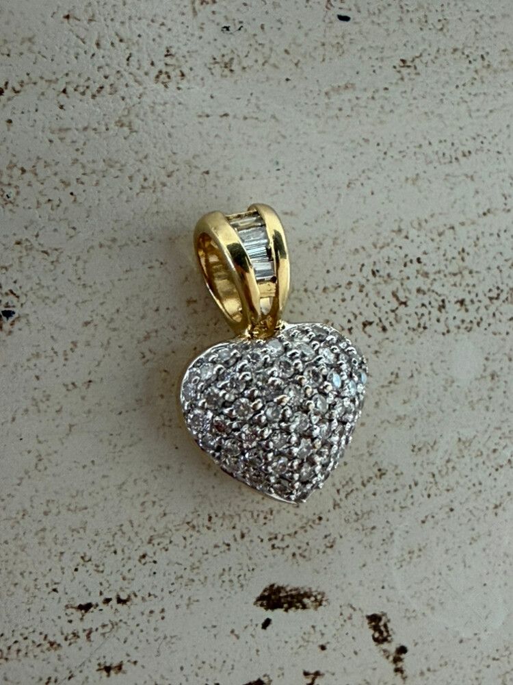 18ct Diamond Set Heart Pendant