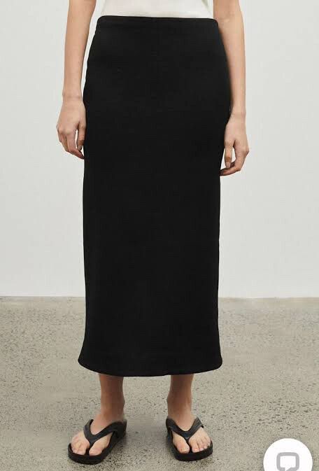 Tailored black skirt