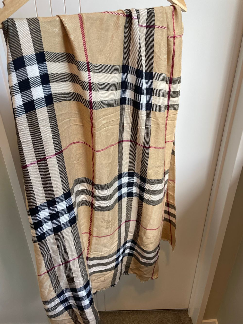 BURBERRY Beige Plaid Scarf (replica)