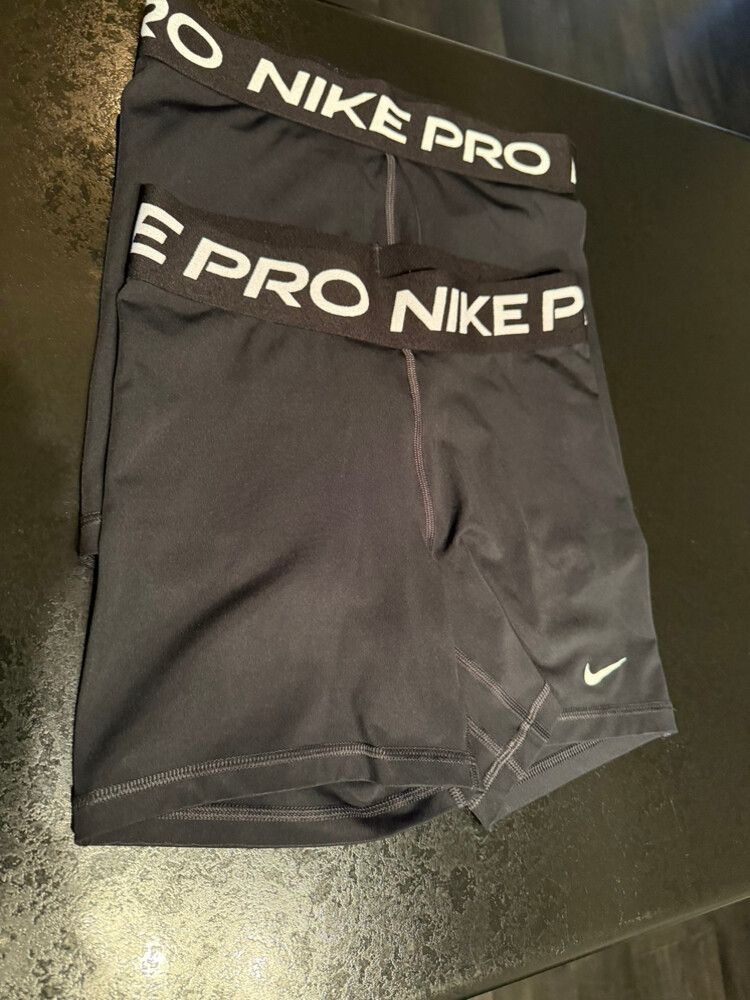 x2 unworn Nike Black Pro Shorts 5inch