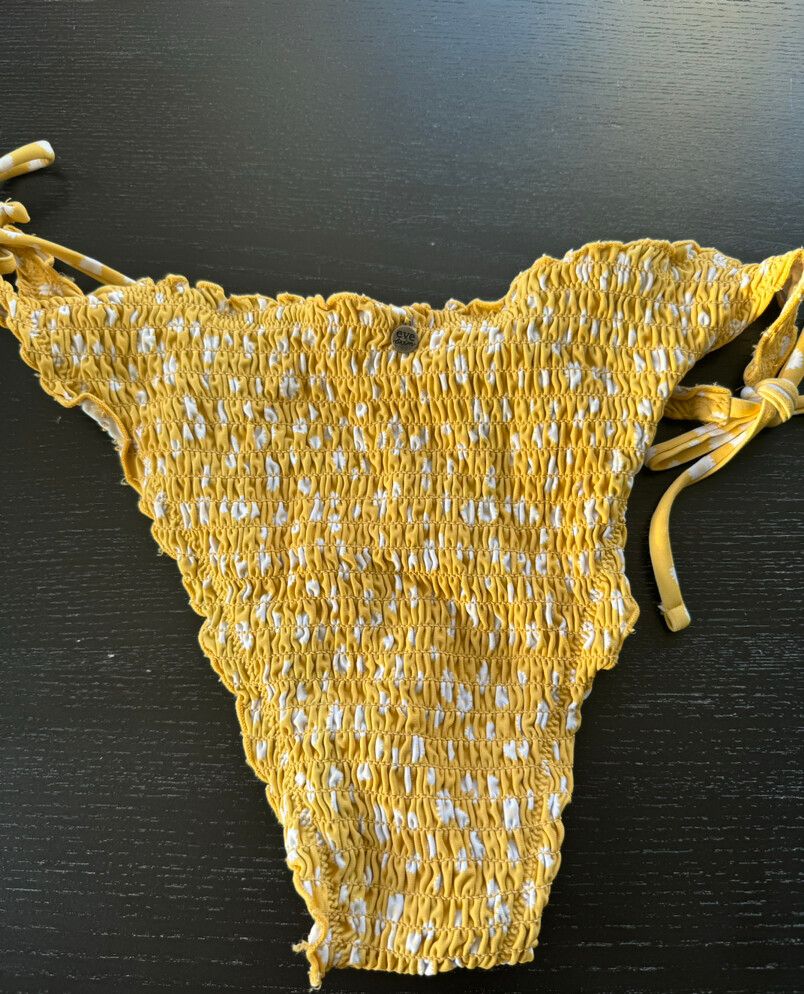 Never Worn Yellow Eve Bikini Buttons