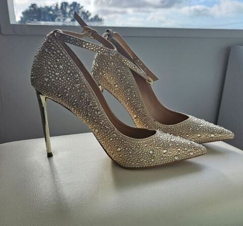As new Steve Madden gold sparkly stiletto heels Vonna R Pump ankle straps SZ 40 9 $190 suit 8.5 or slim narrow size 9