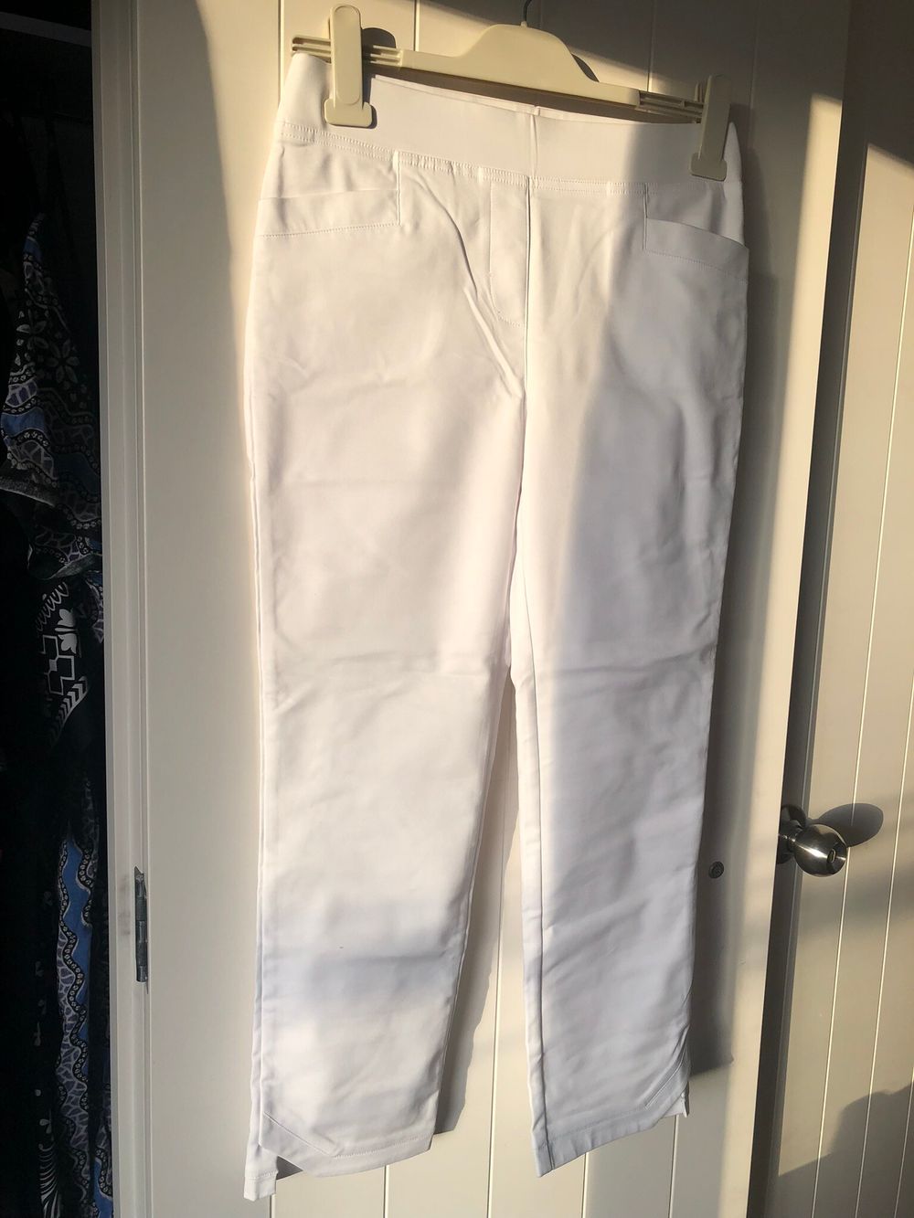 Maggie T White Pants Size 8