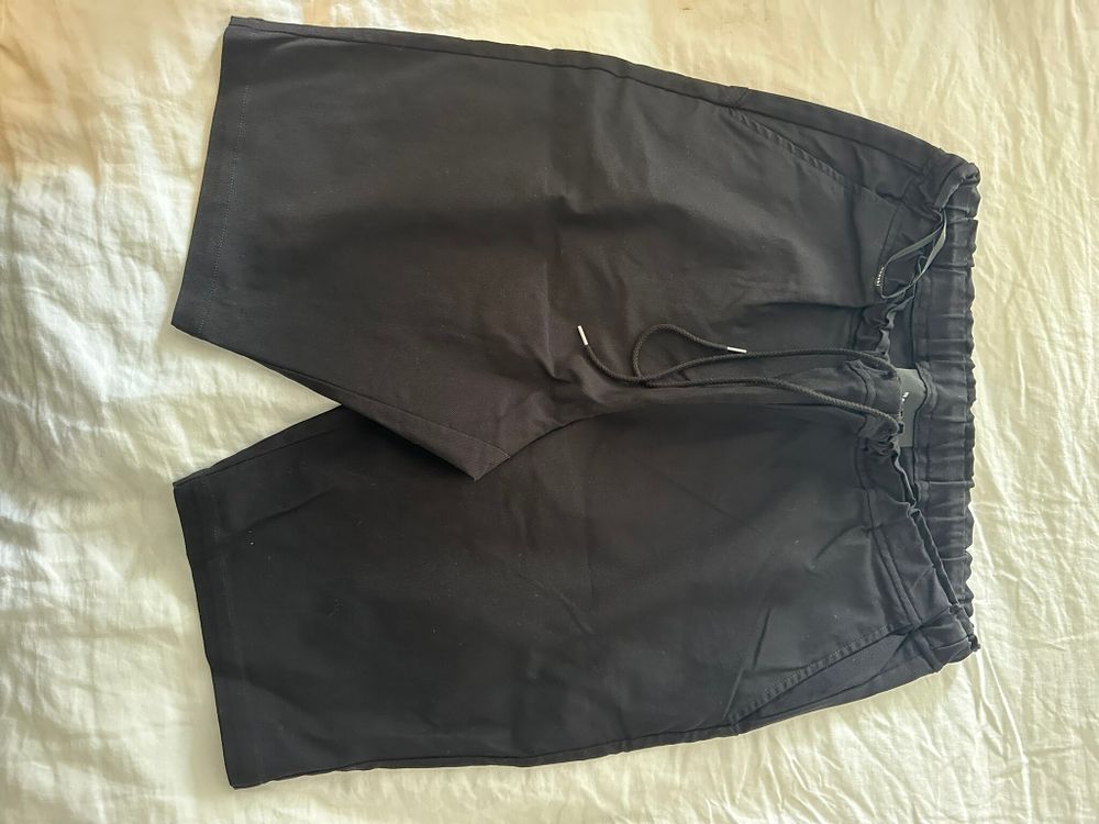 Moochi Continue Black Shorts