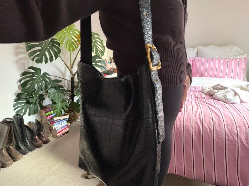 Brie Leon tote bag