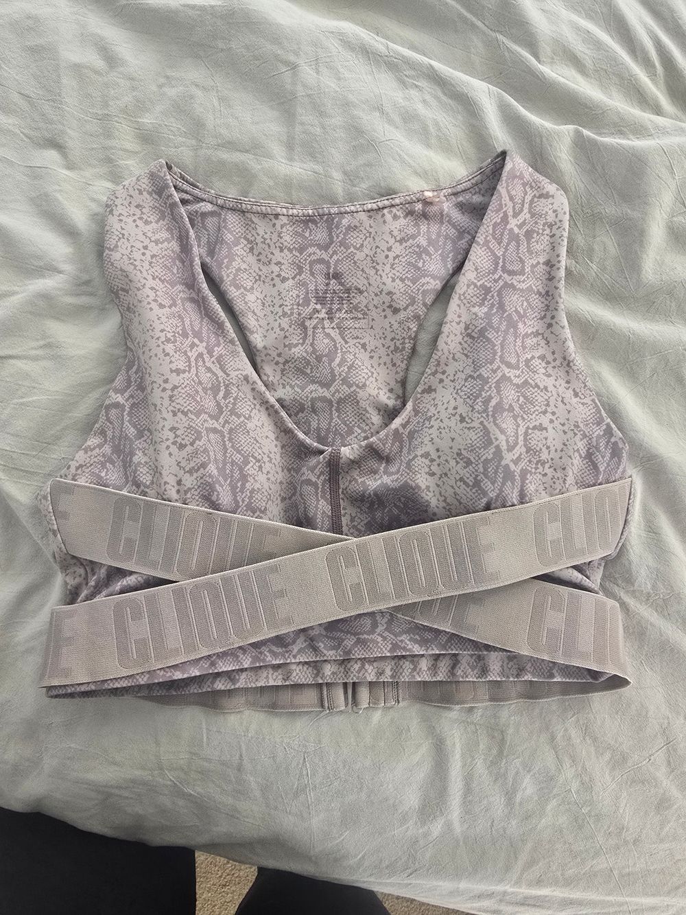 Clique set. Bra and leggings