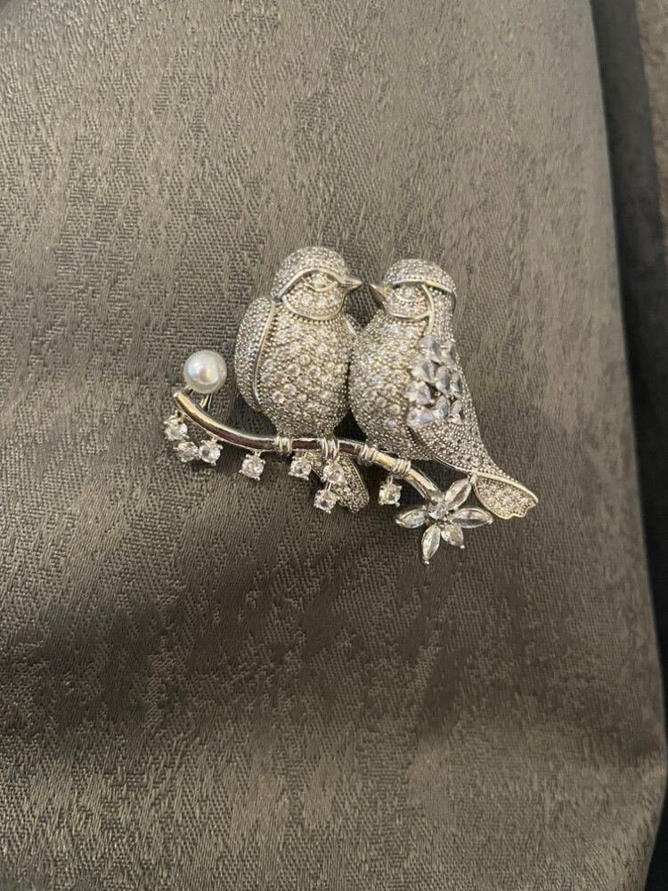 Lovebird Brooch