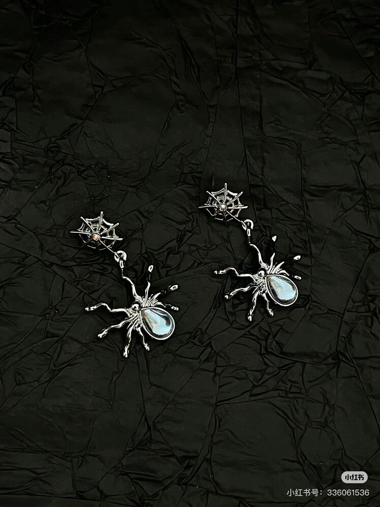 Dark Academia Sweet-Edgy Spider Earrings!
