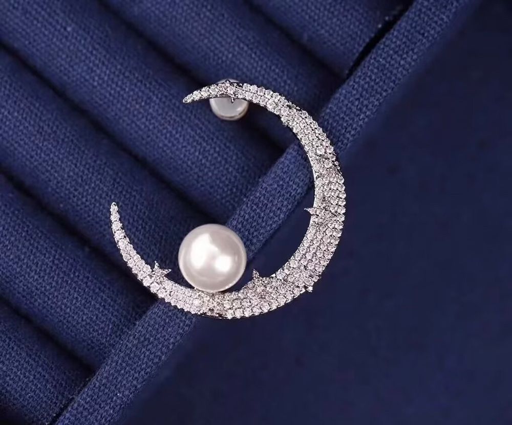 Crescent Moon Pearl Zircon Earrings