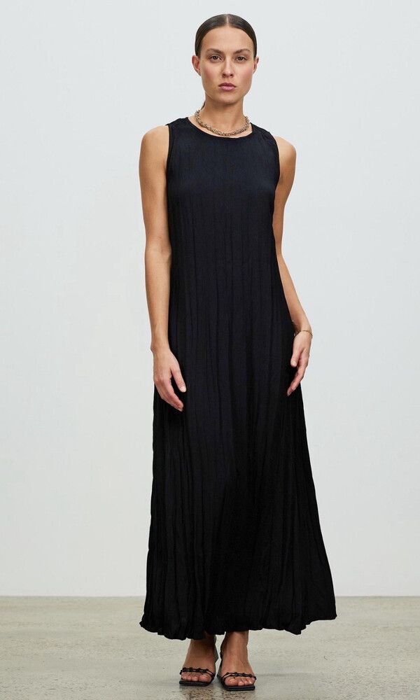 Minima Esenciales Black Maxi Dress