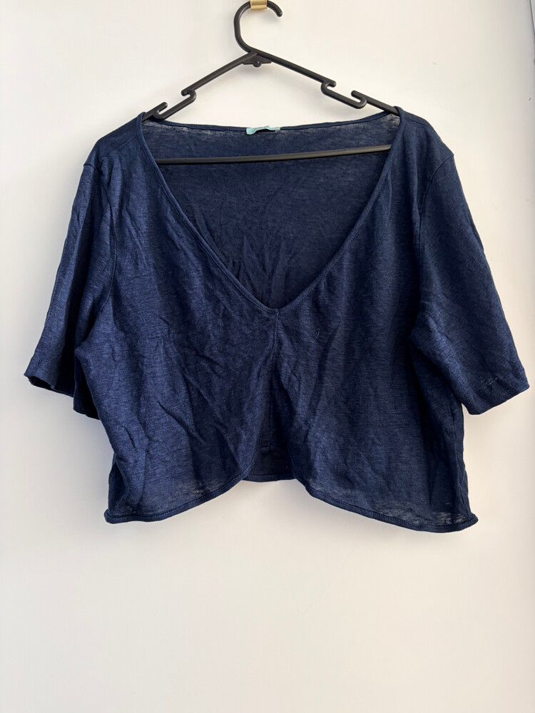 Kookai Navy linen crop