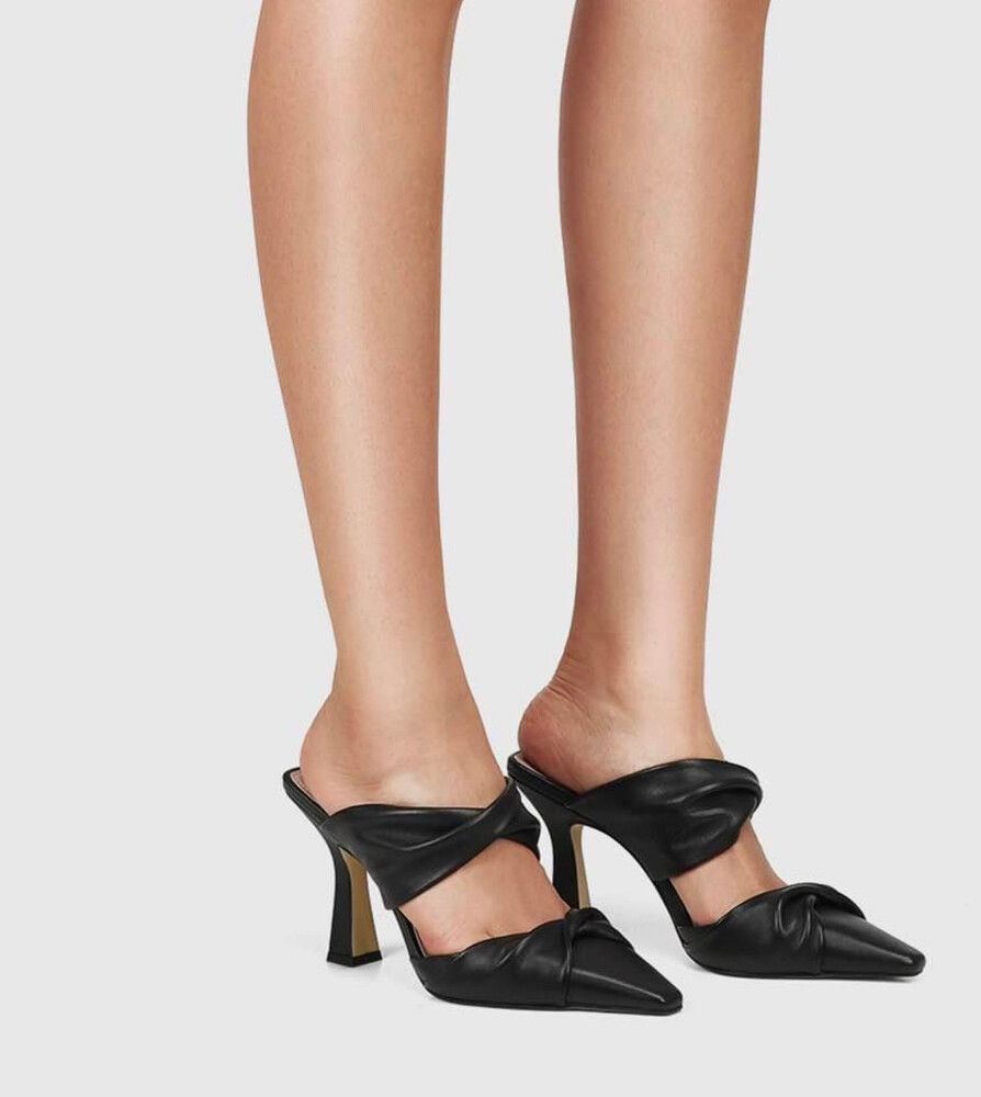 Wittner Black heels