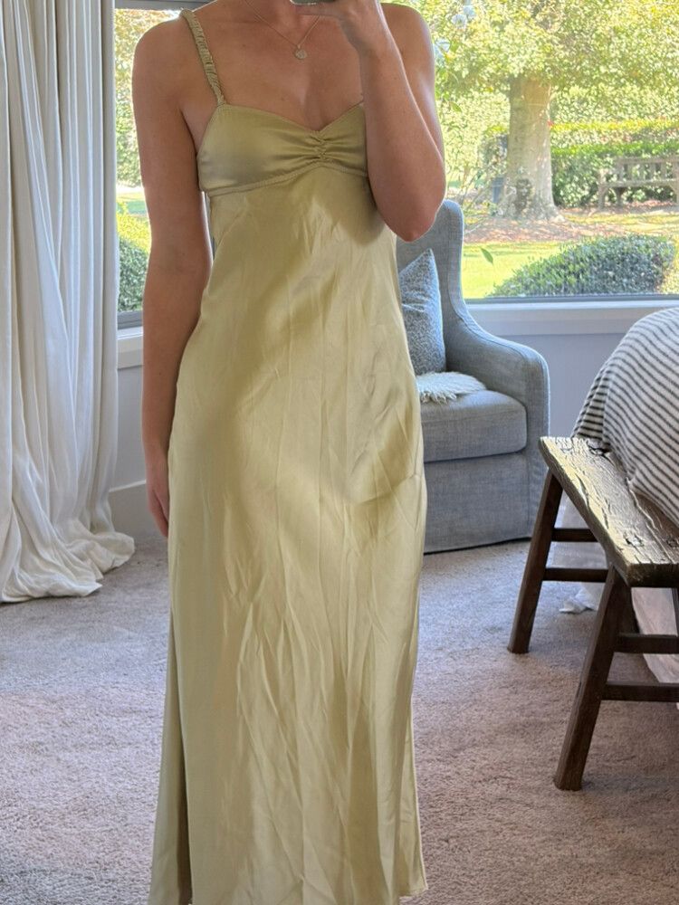 Zara - Green Maxi Dress on Designer Wardrobe Zara - Green Maxi Dress on Designer Wardrobe