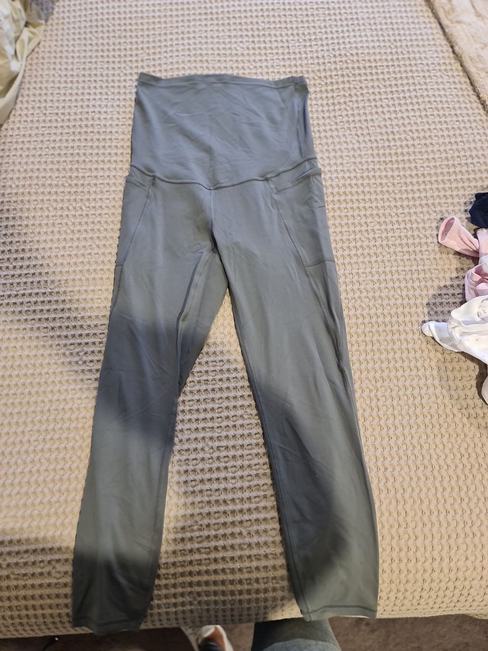 CRZ YOGA sage green maternity leggings/tights