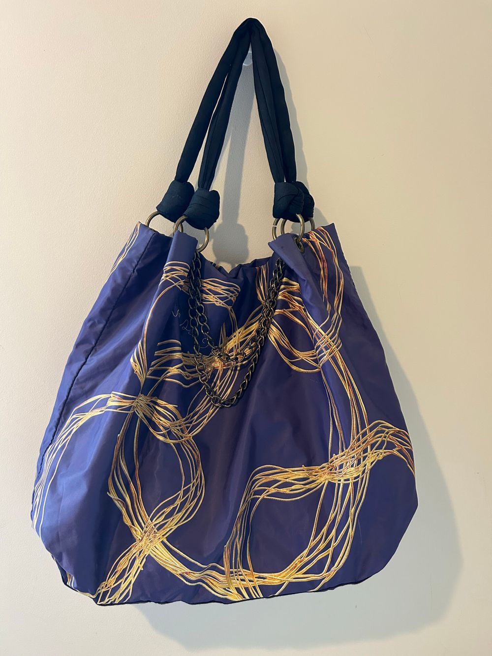 Vera Wang Purple Printed Tote Bag