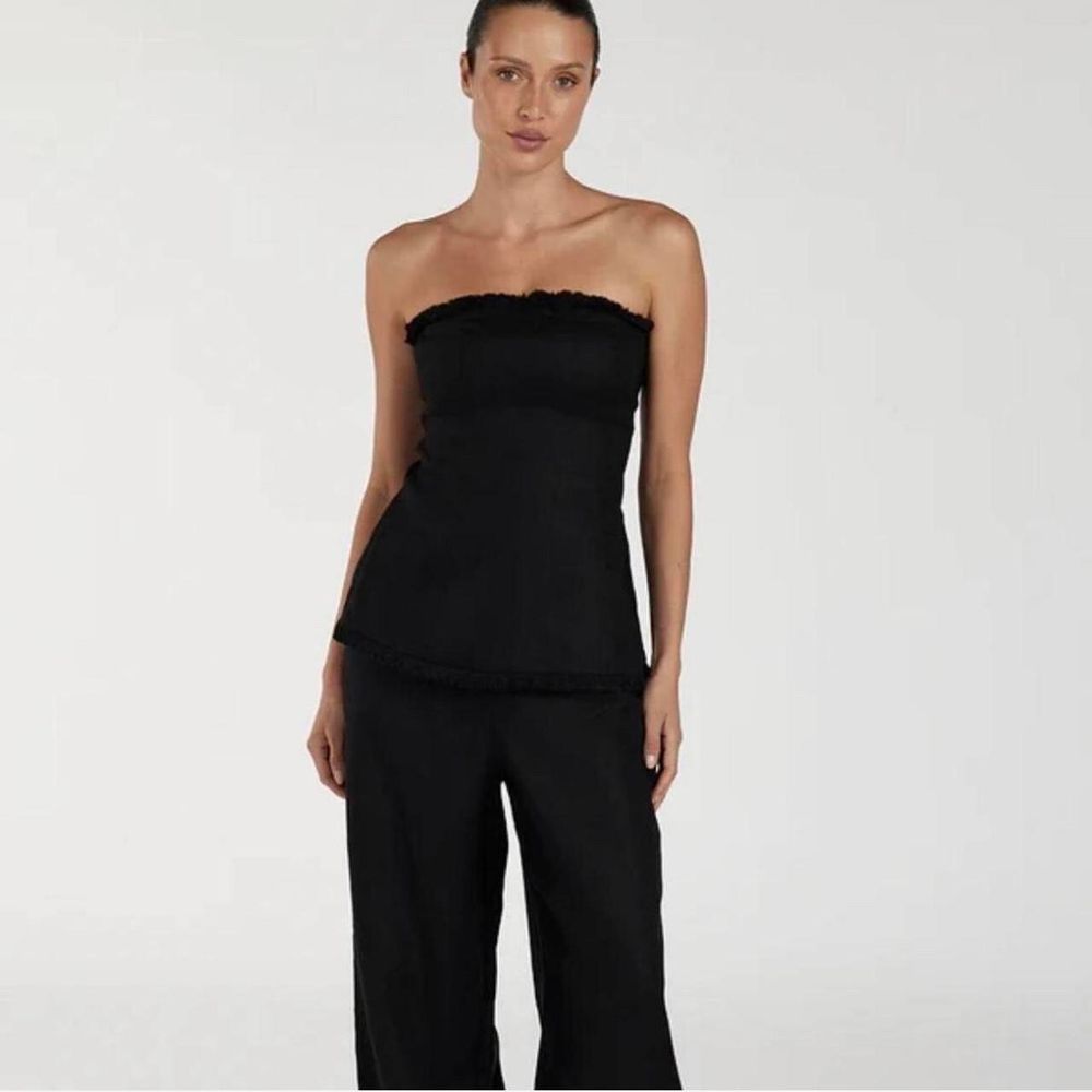 DISSH Black Linen Strapless Top