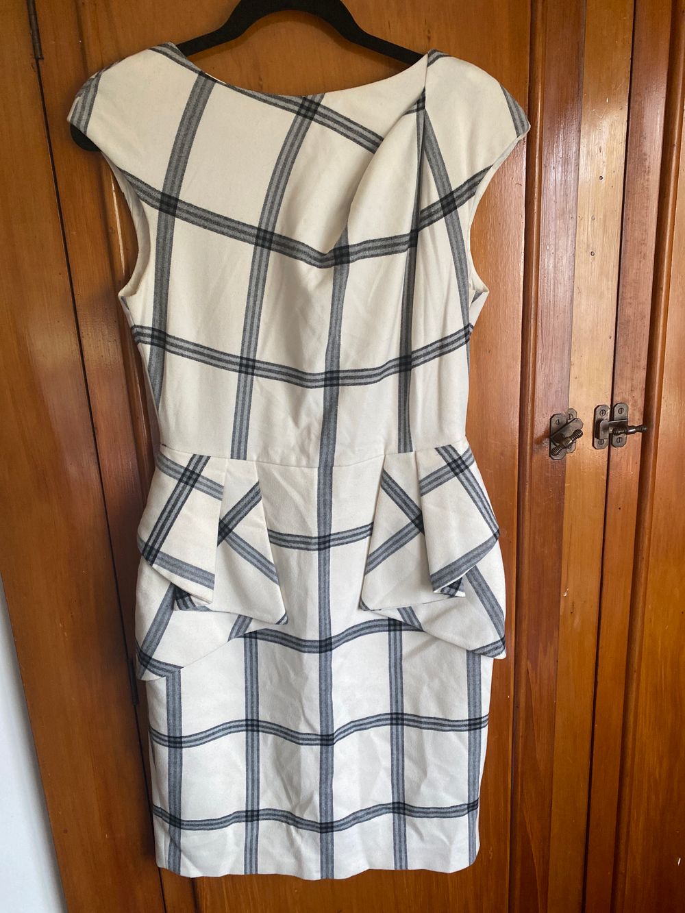 Beautiful karen millen peplumStyle warm dress
