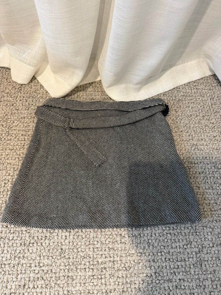 Mochi Black White Pinstripe Mini Skirt - size 10