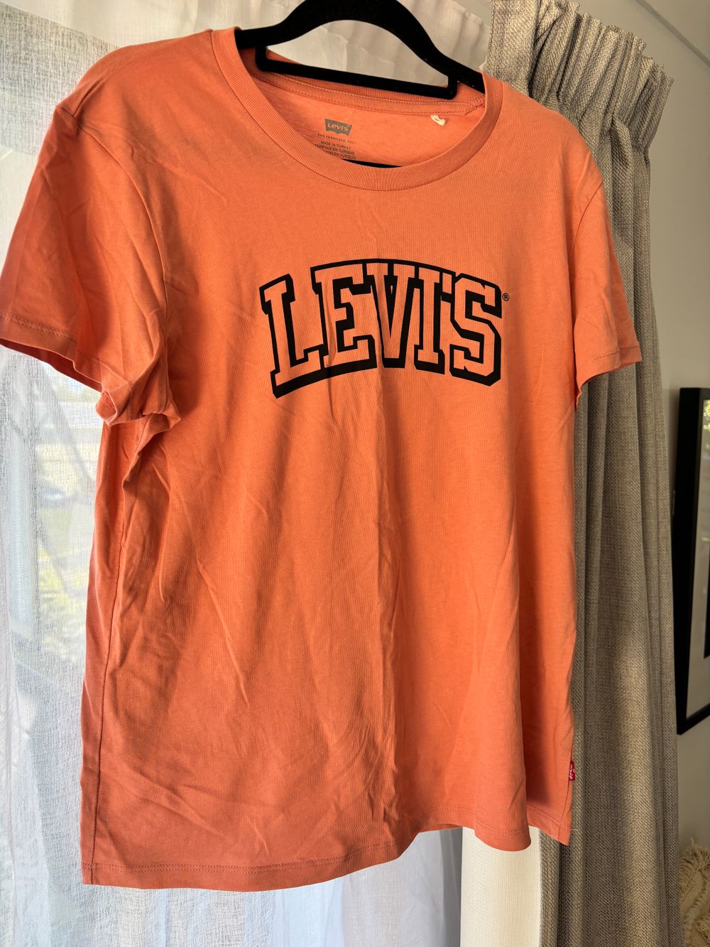Levi's peach Graphic T-Shirt