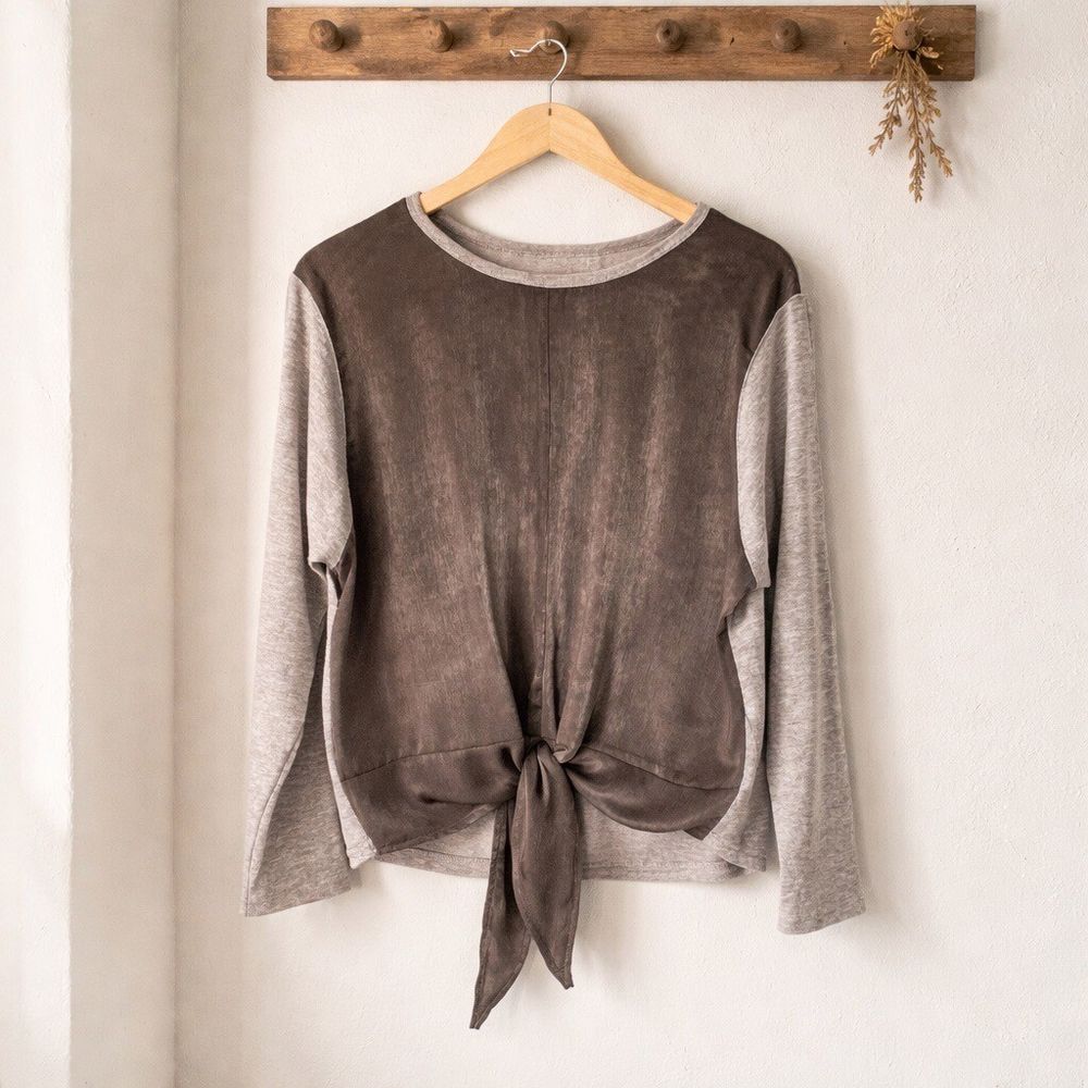 NWT Silver Wishes Mocha Contrast Tie Front Long Sleeve Top – Size 14